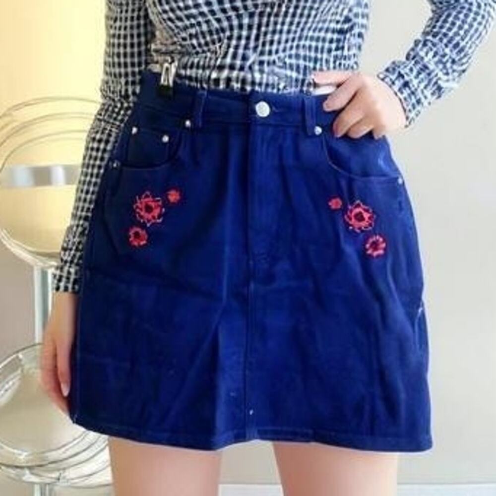 J.Kao Floral Embroidery Slant Pocket Skirt